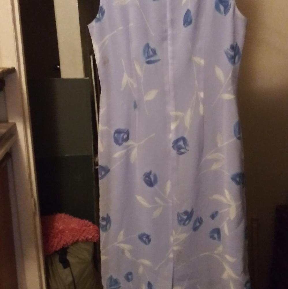 Dress - Picture 2 of 3